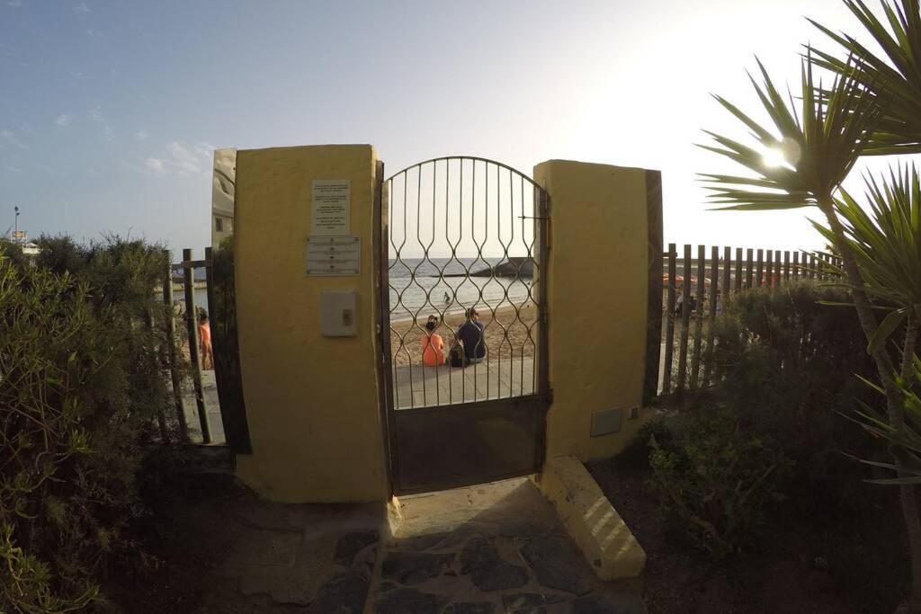 Studio Apartment La Lajilla Located At Beachfront Arguineguin 外观 照片